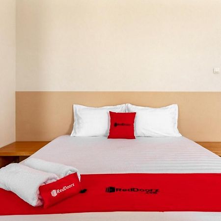 Reddoorz Syariah @ Kebraon Ξενοδοχείο Σουραμπάγια Εξωτερικό φωτογραφία